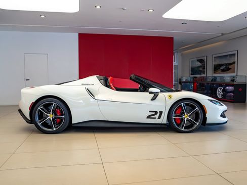 Used 2025 Ferrari 296 GTS RWD image 7