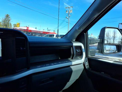 Used 2024 Ford F250 XL w/ XL Chrome Package image 18