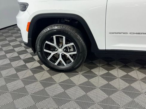 Used 2024 Jeep Grand Cherokee L Limited image 9