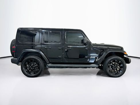 Used 2023 Jeep Wrangler Unlimited Sahara w/ Cold Weather Group AWD/4WD image 10