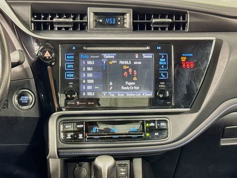 Used 2018 Toyota Corolla XSE FWD image 12