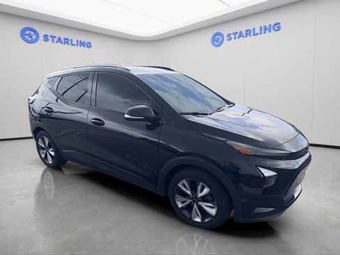 Used 2023 Chevrolet Bolt EUV LT w/ Convenience Package FWD image 5
