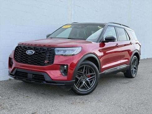 Used 2025 Ford Explorer ST AWD/4WD image 1
