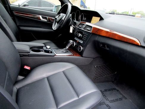 Used 2013 Mercedes-Benz C 250 Sedan image 13