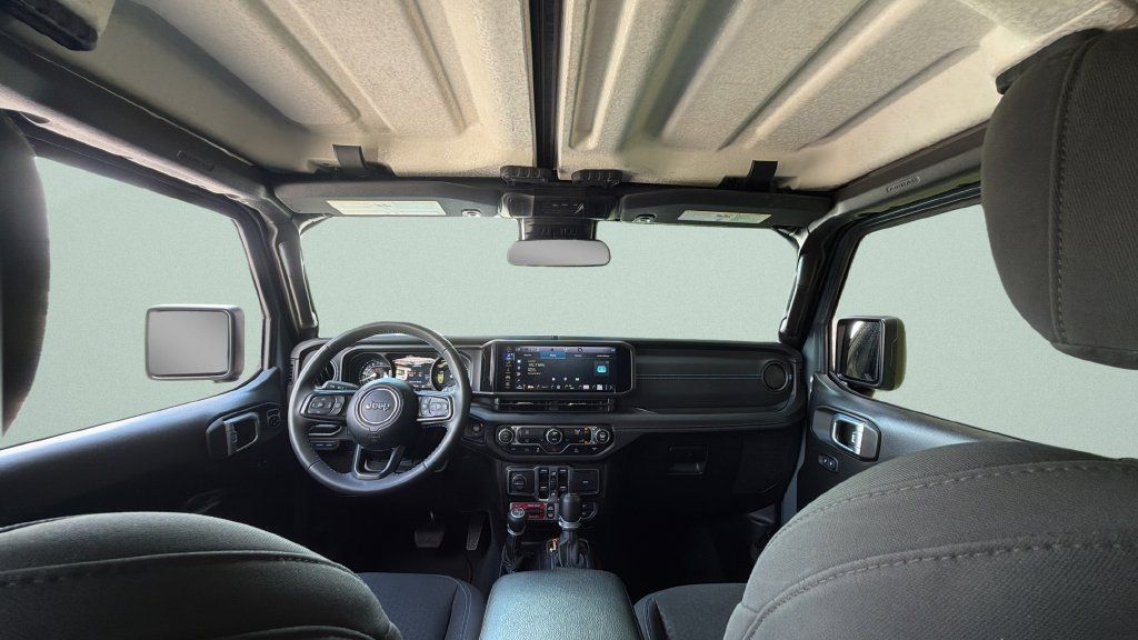 Used 2024 Jeep Wrangler Unlimited Rubicon 4xe AWD/4WD image 27