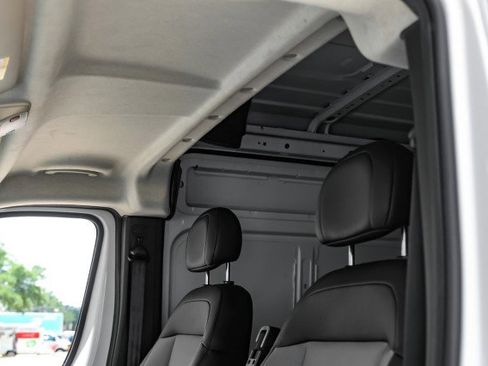 Used 2024 RAM ProMaster 2500 w/ Convenience Group FWD image 24