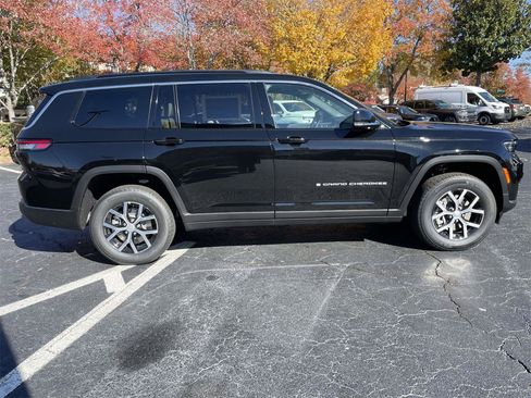 New 2025 Jeep Grand Cherokee L Limited image 10