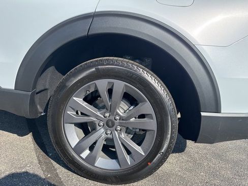 New 2025 Ford Explorer Active w/ Active Comfort Package image 9