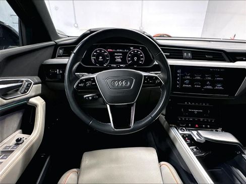 Certified 2024 Audi Q8 e-tron Premium Plus AWD/4WD image 8