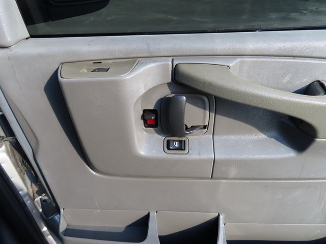 Used 2015 Chevrolet Express 2500 RWD image 31