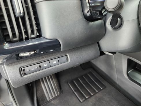 Used 2025 Nissan Pathfinder SV image 42