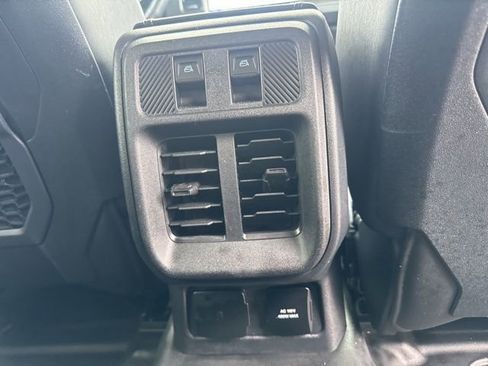 Used 2025 Ford Bronco Badlands AWD/4WD image 14