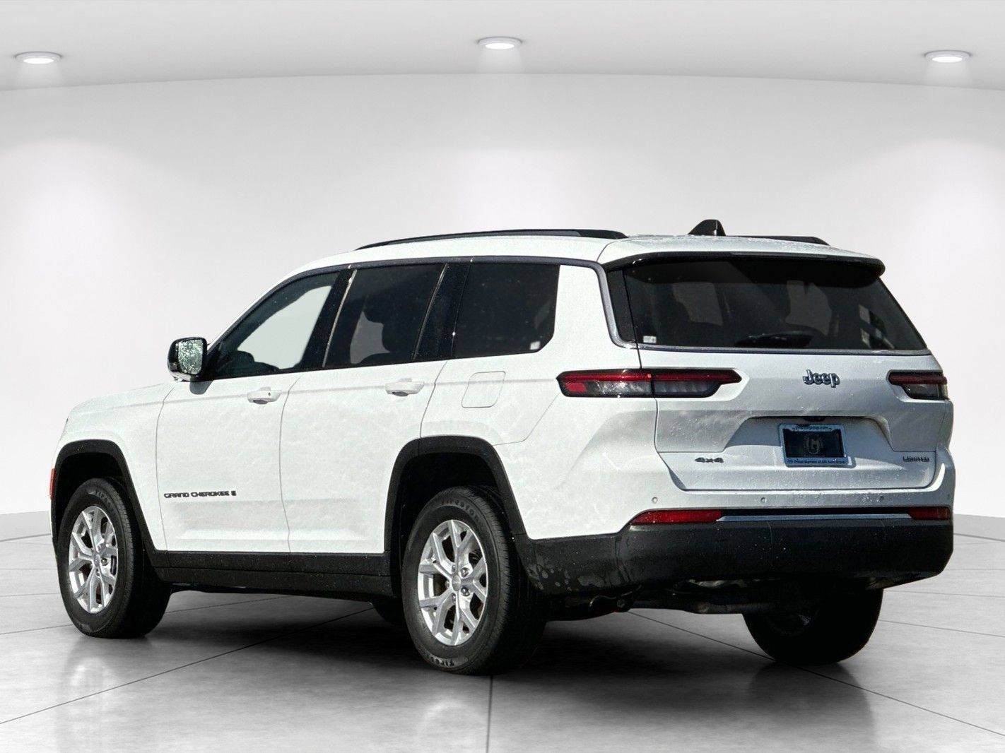 Used 2023 Jeep Grand Cherokee L Limited AWD/4WD image 4