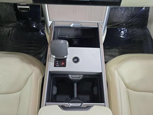 Used 2025 Land Rover Range Rover SE AWD/4WD image 20
