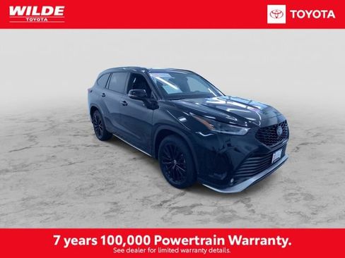 Certified 2025 Toyota Highlander XSE AWD/4WD image 3