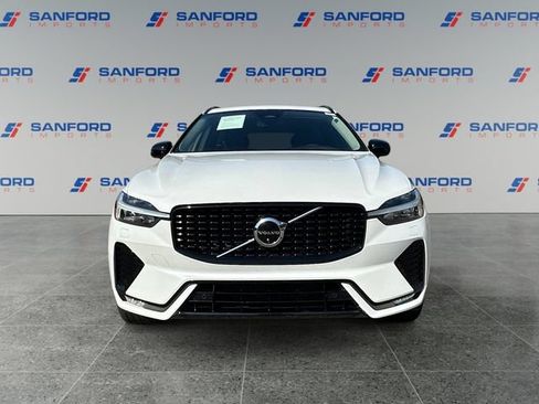 Used 2023 Volvo XC60 B5 Plus w/ Climate Package FWD image 8