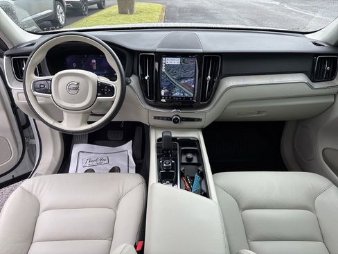 Used 2023 Volvo XC60 B5 Plus w/ Climate Package FWD image 24