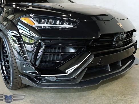 Used 2023 Lamborghini Urus Performante image 13