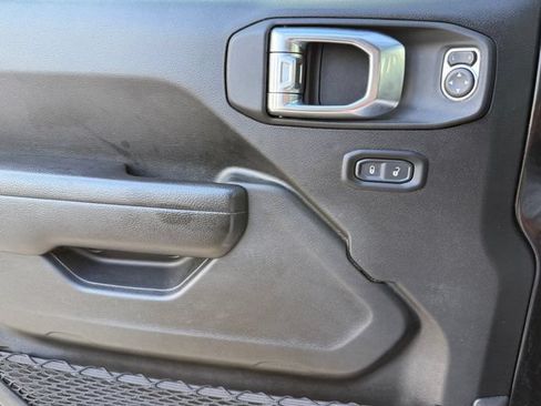 Used 2023 Jeep Gladiator Sport AWD/4WD image 21