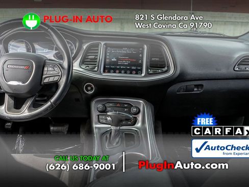 Used 2017 Dodge Challenger SXT image 15