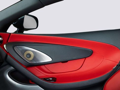 Used 2023 McLaren GT image 22