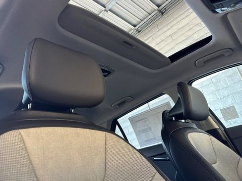 New 2026 Kia Niro FWD image 17