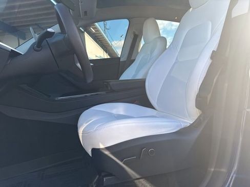 Used 2024 Tesla Model Y Performance image 21