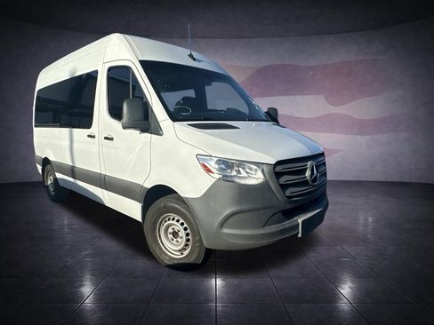 Used 2019 Mercedes-Benz Sprinter 2500 image 3