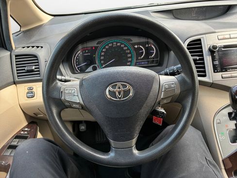 Used 2012 Toyota Venza LE FWD image 13