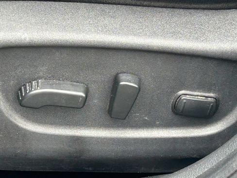Used 2017 Nissan Rogue SV FWD image 28