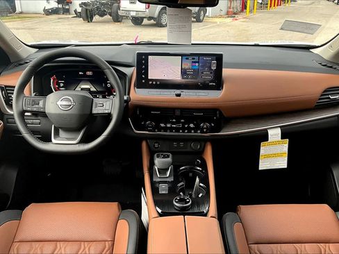 New 2026 Nissan Rogue Platinum image 5