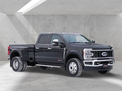 Certified 2023 Ford F450 Lariat w/ Chrome Package image 1