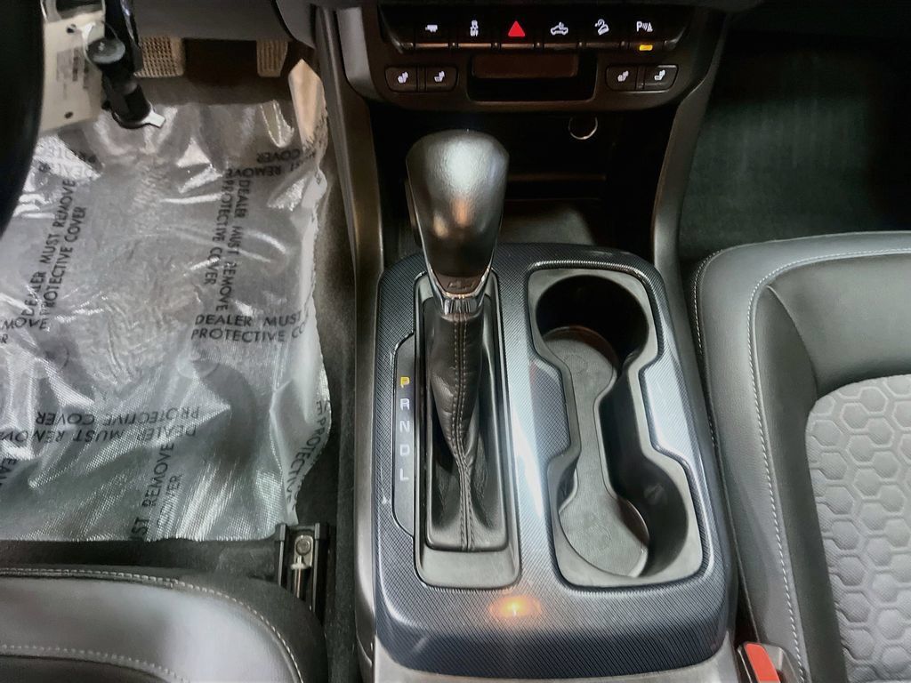 Used 2022 Chevrolet Colorado Z71 AWD/4WD image 17