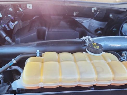 Used 2018 Ford F150 XLT w/ Equipment Group 302A Luxury AWD/4WD image 16
