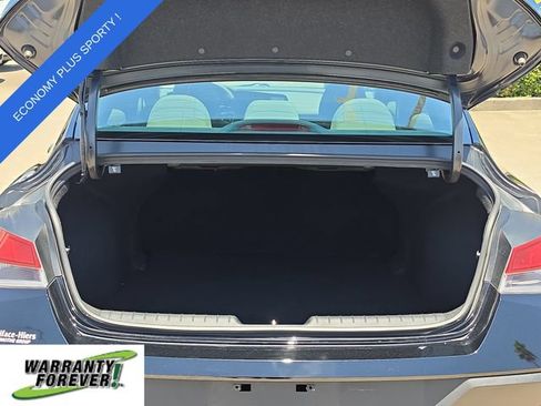 Used 2024 Hyundai Elantra SEL FWD image 6