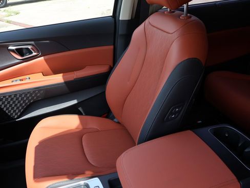 New 2026 Kia Carnival EX FWD image 22