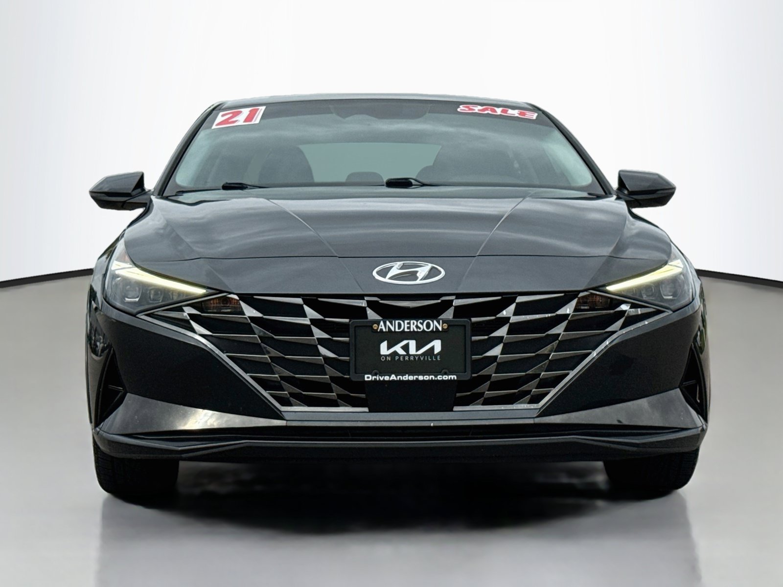 Used 2021 Hyundai Elantra Limited w/ Cargo Package FWD image 2