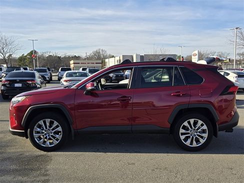 Used 2024 Toyota RAV4 XLE Premium image 6