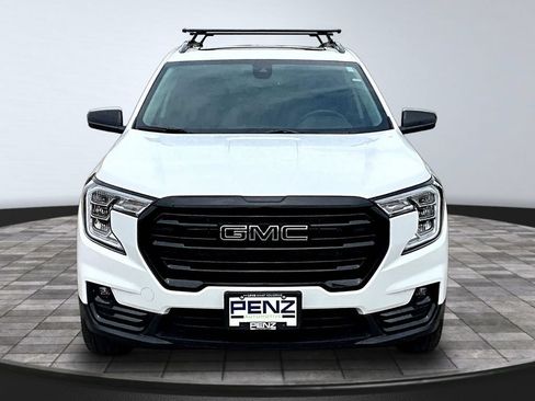 Used 2024 GMC Terrain SLT w/ LPO, 'HIT The Road' Package AWD/4WD image 2