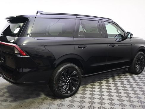 New 2027 Lincoln Navigator Reserve w/ Jet Appearance Package AWD/4WD image 7