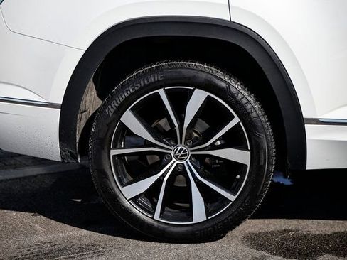 Used 2024 Volkswagen Atlas SEL Premium R-Line AWD/4WD image 6
