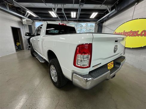 Used 2020 RAM 2500 Big Horn AWD/4WD image 3