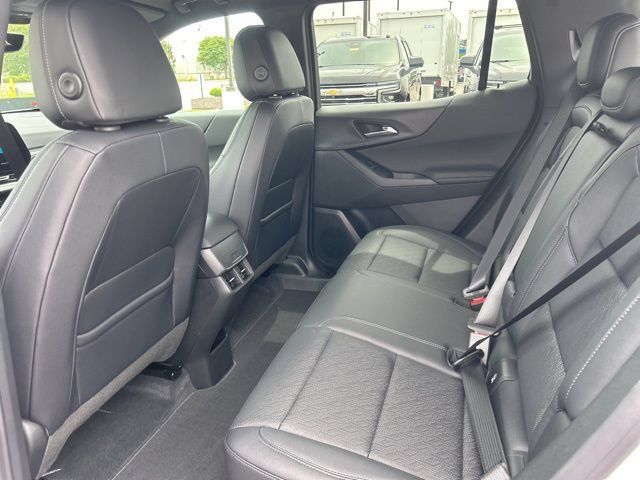 New 2026 Chevrolet Equinox LT w/ Convenience Package II FWD image 29