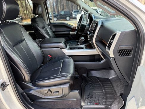 Used 2019 Ford F150 Lariat image 26