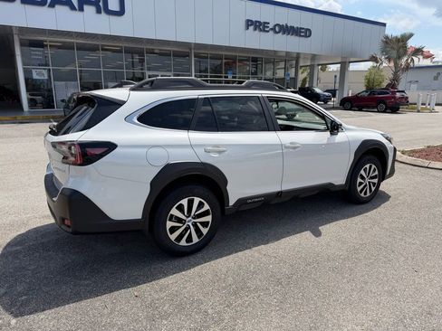 Used 2025 Subaru Outback Premium AWD/4WD image 3