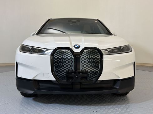 Used 2022 BMW iX xDrive50 w/ Convenience Package AWD/4WD image 6