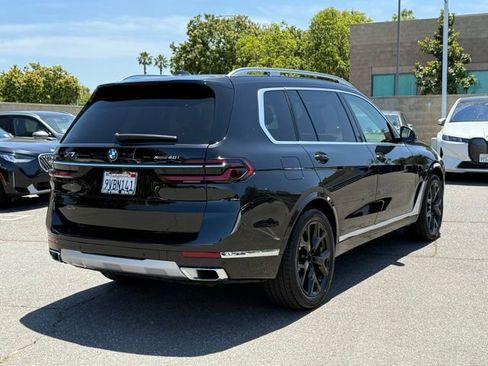 Used 2026 BMW X7 xDrive40i w/ Premium Package AWD/4WD image 8