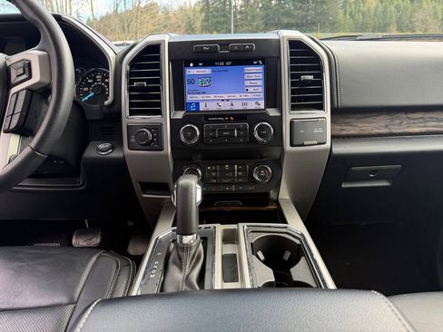 Used 2019 Ford F150 Lariat image 15