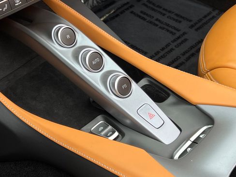 Used 2019 Ferrari Portofino RWD image 22