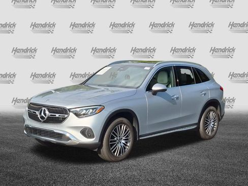 Used 2024 Mercedes-Benz GLC 300 4MATIC image 5